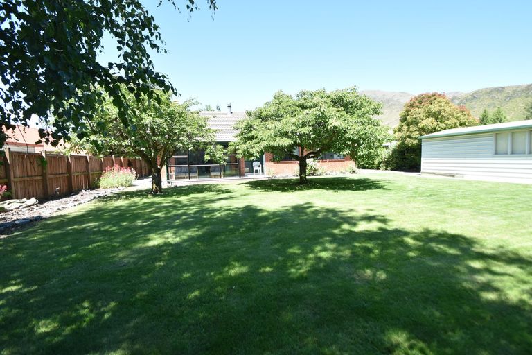 Photo of property in 7 Benmore Place, Omarama, 9412