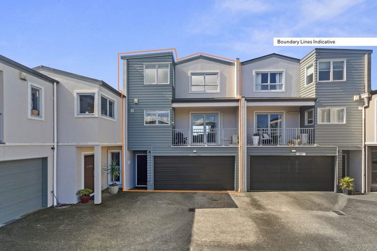 Photo of property in 2/143a Wiseley Road, West Harbour, Auckland, 0618