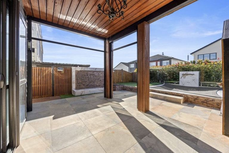 Photo of property in 16 Lime Hill Rise, Flat Bush, Auckland, 2019