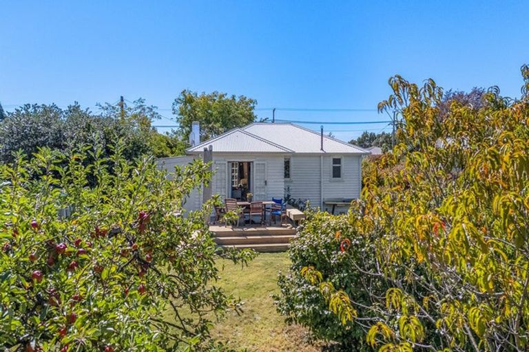 Photo of property in 10 Moreton Road, Carterton, 5713