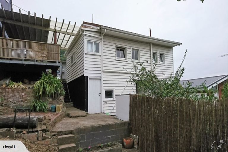 Photo of property in 43 Oxford Street, Lyttelton, 8082