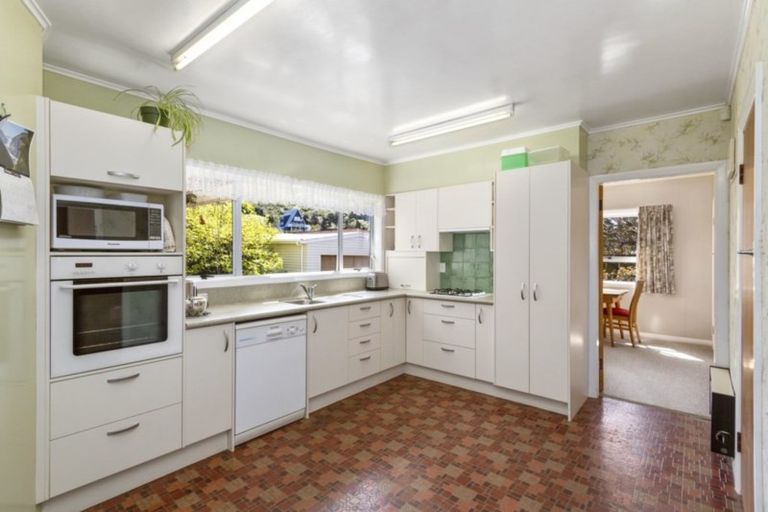 Photo of property in 23 Findlay Street, Tawa, Wellington, 5028