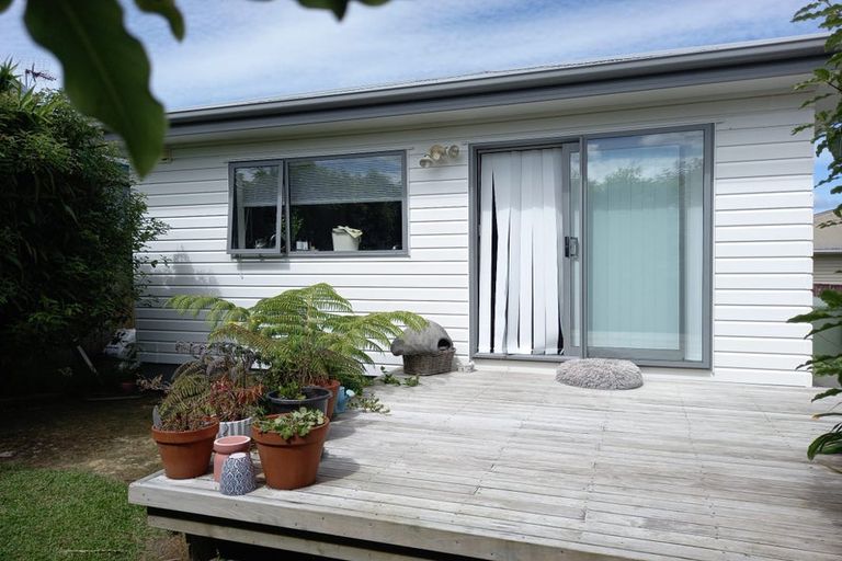 Photo of property in 45 Sylvan Crescent, Te Atatu South, Auckland, 0610
