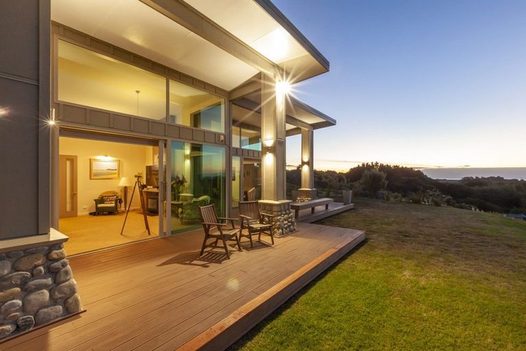 Photo of property in 187 Peka Peka Road, Peka Peka, Waikanae, 5391