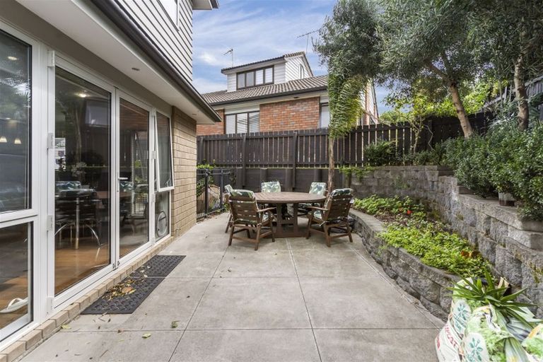 Photo of property in 1 Citation Way, Botany Downs, Auckland, 2010