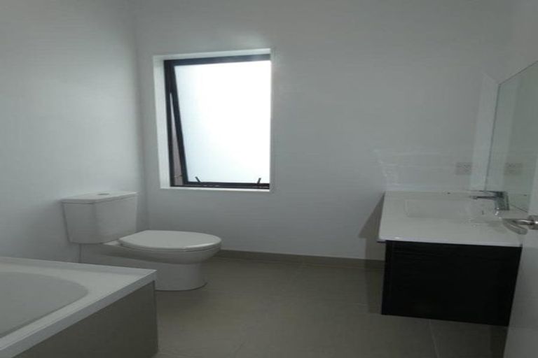 Photo of property in 11/20 Trent Street, Island Bay, Wellington, 6023