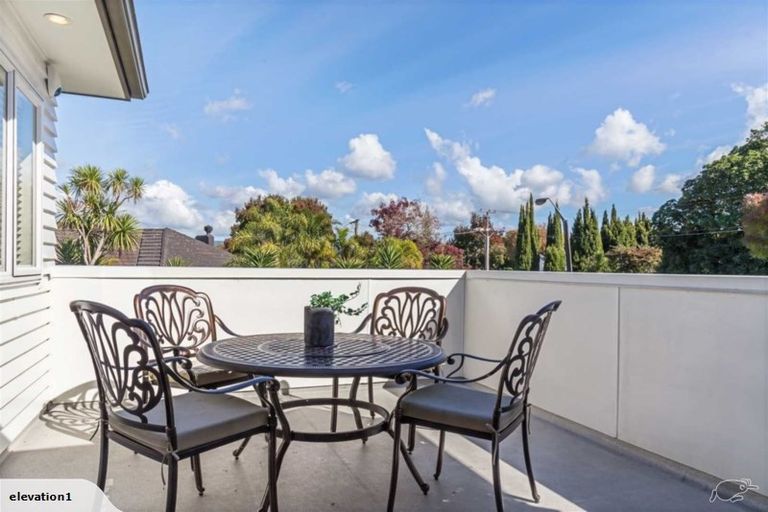 Photo of property in 69 Buscomb Avenue, Henderson, Auckland, 0610