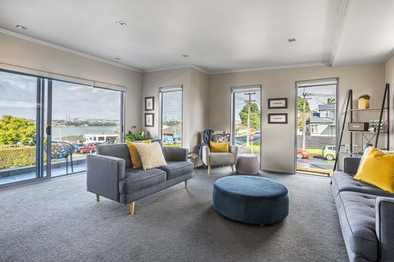 Photo of property in 90 Roberts Avenue, Belmont, Auckland, 0622