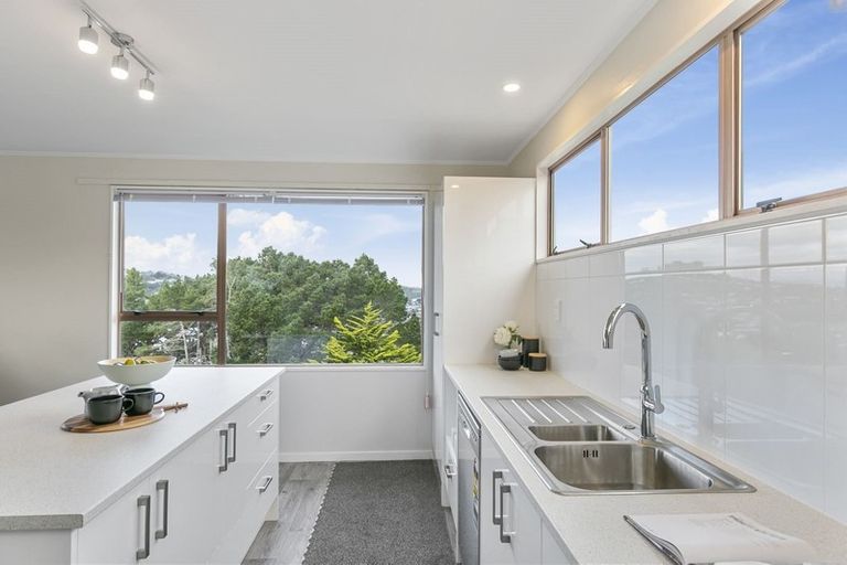 Photo of property in 15a Lenox Grove, Johnsonville, Wellington, 6037