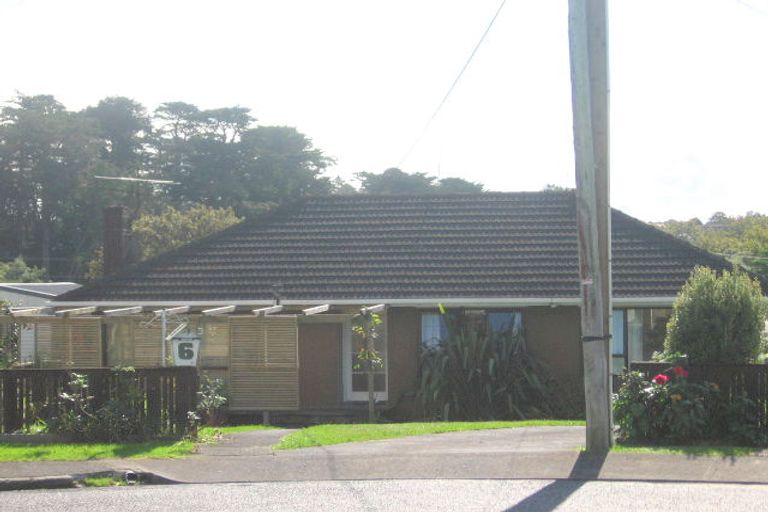 Photo of property in 6 Serjeant Street, Henderson, Auckland, 0612
