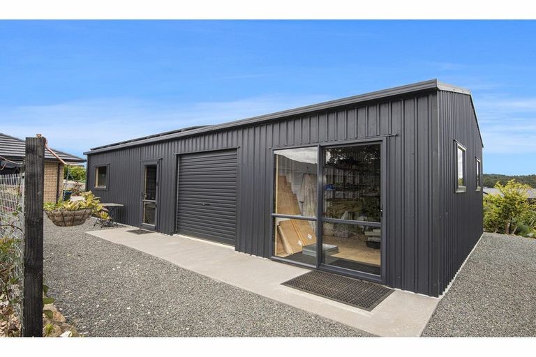 Photo of property in 21 Capstone Place, Te Kamo, Kamo, 0185