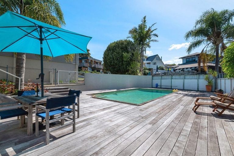 Photo of property in 166 Stapleford Crescent, Browns Bay, Auckland, 0630