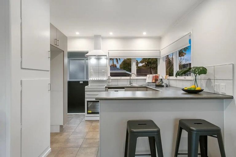 Photo of property in 1/22a Wolsley Avenue, Milford, Auckland, 0620