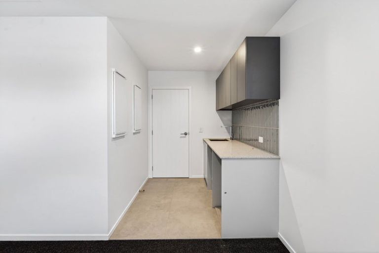 Photo of property in 14 Annie Aranui Drive, Poraiti, 4182