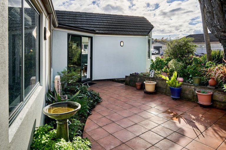 Photo of property in 58 Laings Road, Hutt Central, Lower Hutt, 5010