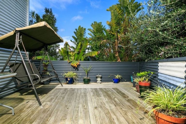 Photo of property in 63b Sunset Road, Totara Vale, Auckland, 0632