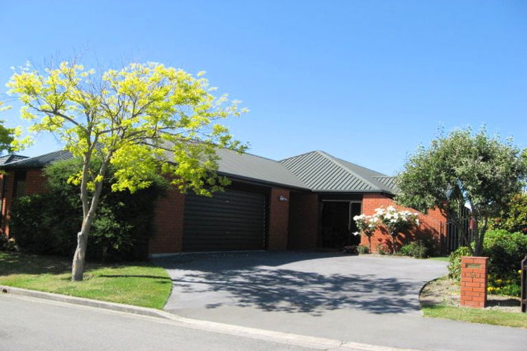 Photo of property in 24 Inglewood Place, Avonhead, Christchurch, 8042