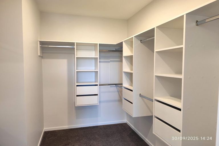 Photo of property in 4 Chatsworth Crescent, Pakuranga Heights, Auckland, 2010