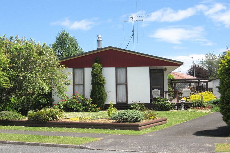 Photo of property in 25 Sheridan Crescent, Leamington, Cambridge, 3432