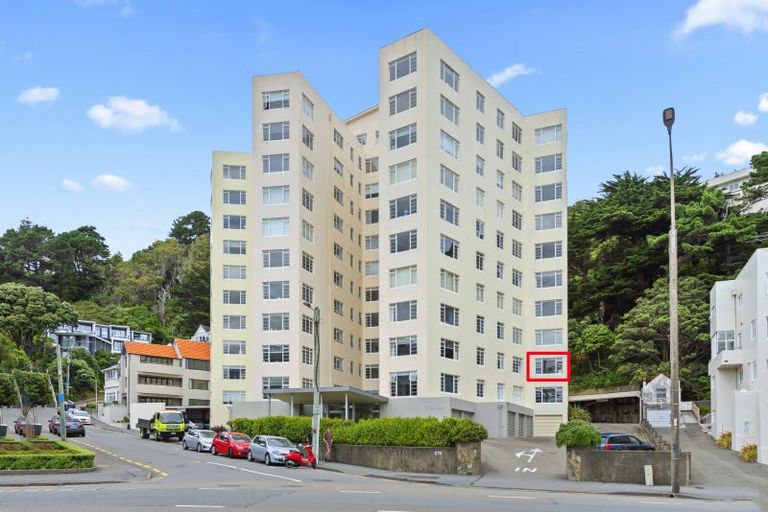 Photo of property in Wharenui Apartments, 274 Oriental Parade, Oriental Bay, Wellington, 6011