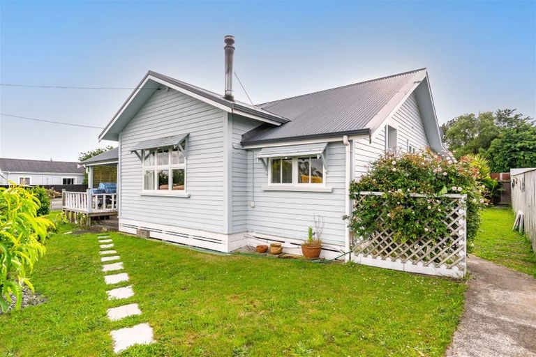 Photo of property in 12 Daniell Street, Featherston, 5710