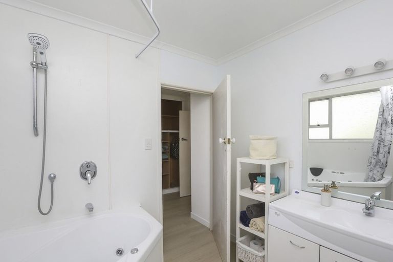 Photo of property in 193 Tukapa Street, Westown, New Plymouth, 4310