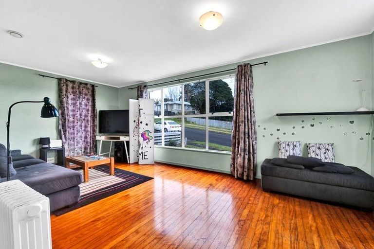 Photo of property in 34 Endeavour Street, Marfell, New Plymouth, 4310