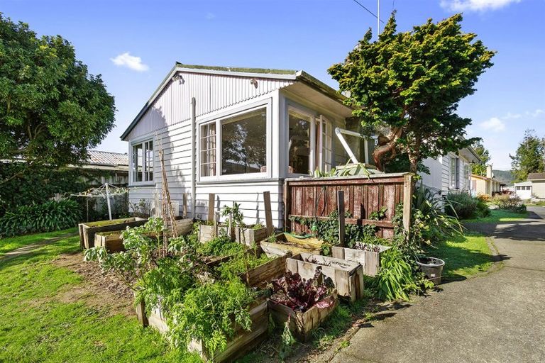 Photo of property in 85 Holdsworth Avenue, Trentham, Upper Hutt, 5018