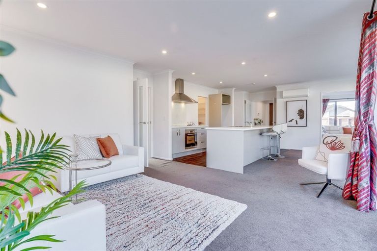 Photo of property in 7 Taggart Place, Sockburn, Christchurch, 8042