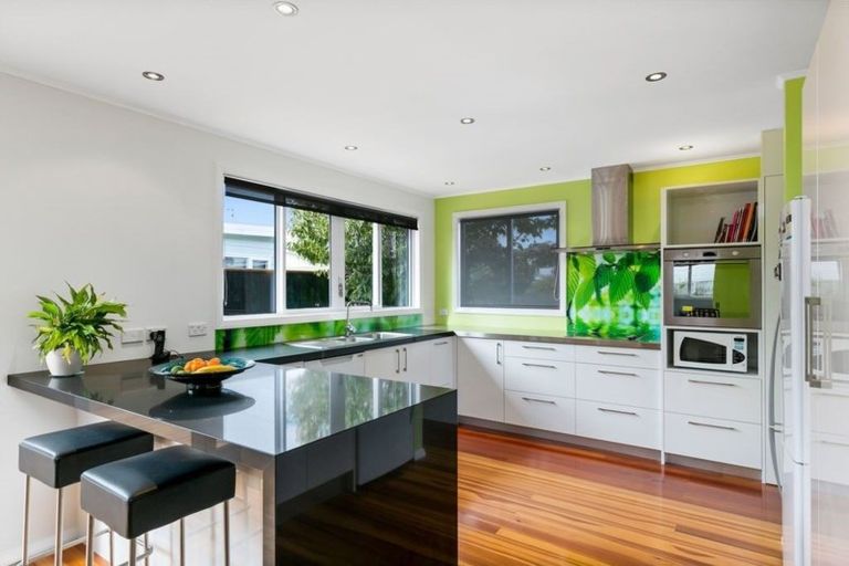 Photo of property in 8a Byron Street, Miramar, Wellington, 6022