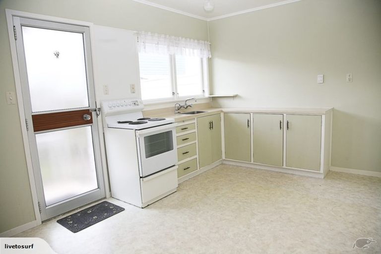 Photo of property in 2/10a Walter Street, Hauraki, Auckland, 0622