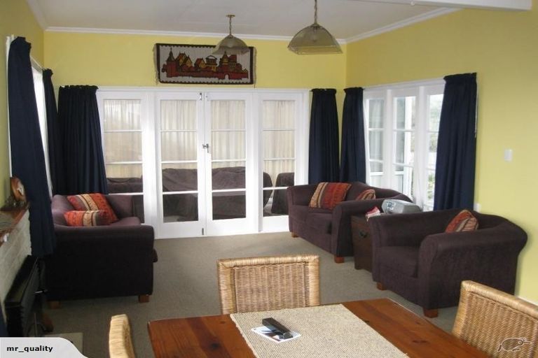 Photo of property in 22 Nelson Street, Foxton Beach, Foxton, 4815
