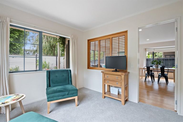 Photo of property in 31 Oakwood Grove, Eastern Beach, Auckland, 2012