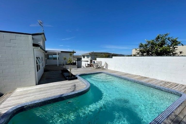 Photo of property in 1/3 Brown Street, Hauraki, Auckland, 0622