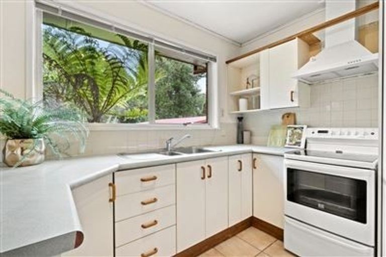 Photo of property in 86 Stredwick Drive, Torbay, Auckland, 0630