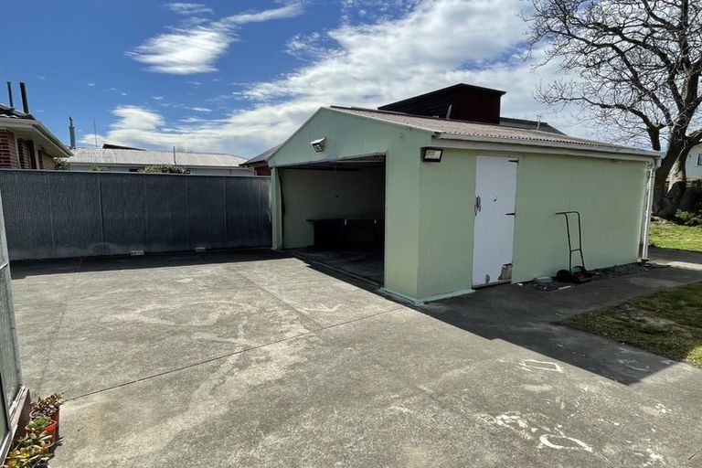 Photo of property in 132 Avonhead Road, Avonhead, Christchurch, 8042