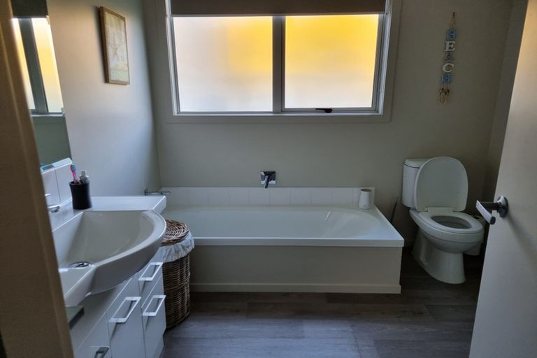 Photo of property in 9 Tainui Street, Mokau, 4376