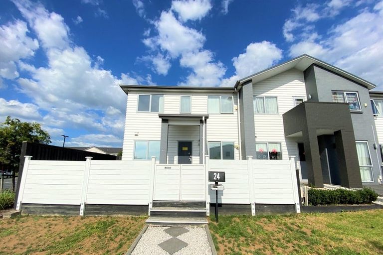 Photo of property in 24 Pencaitland Drive, Flat Bush, Auckland, 2019