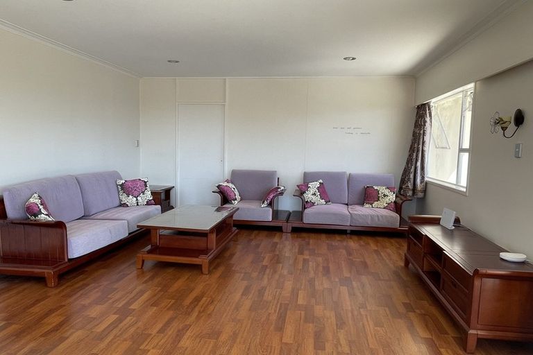 Photo of property in 1/369 East Coast Road, Mairangi Bay, Auckland, 0630