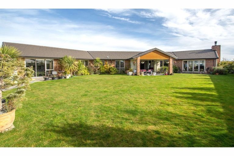 Photo of property in 6 Te Waihora Street, Pegasus, 7612