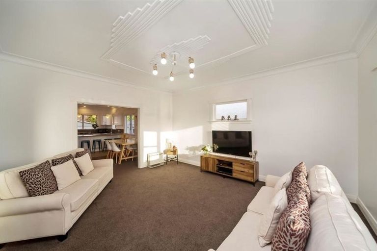 Photo of property in 18 Albion Street, Hawera, 4610