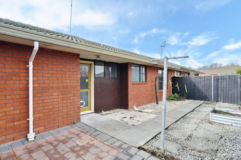 Photo of property in 2/106 Reynolds Avenue, Bishopdale, Christchurch, 8053