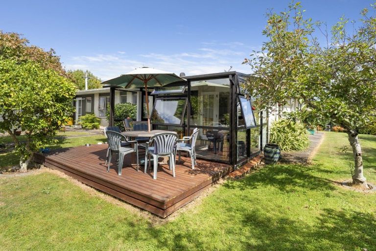 Photo of property in 11 Waimarie Avenue, Paraparaumu, 5032