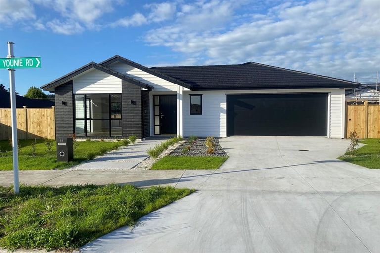 Photo of property in 22 Lewis Younie Road, Kumeu, 0810