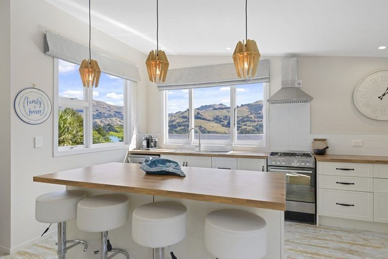 Photo of property in 26 Bayview Crescent, Duvauchelle, 7581