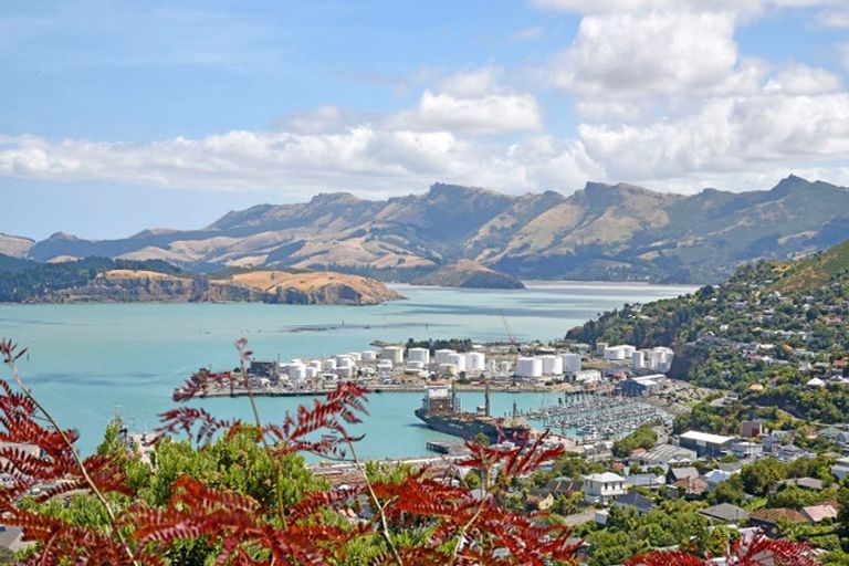 Photo of property in 1 Crossland Terrace, Lyttelton, 8082
