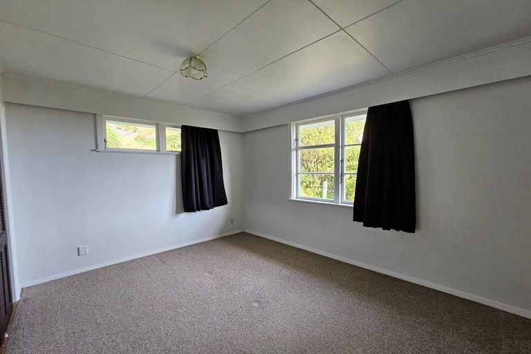 Photo of property in 57 Salford Street, Newlands, Wellington, 6037
