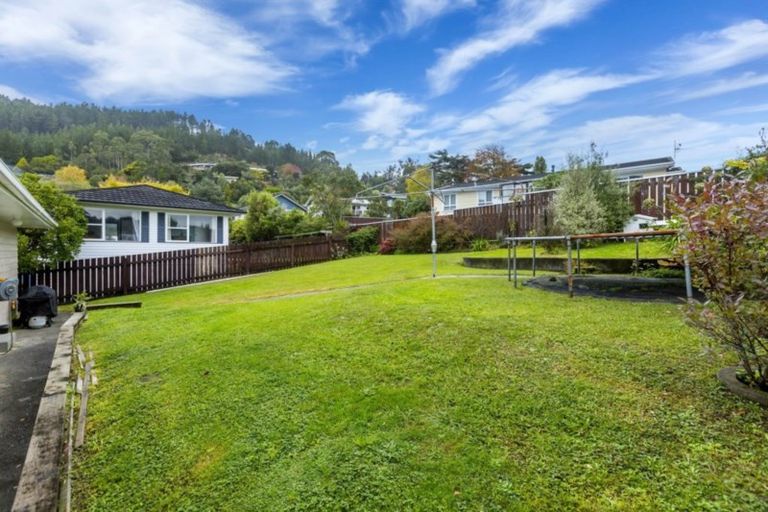 Photo of property in 26 Fendalton Crescent, Pinehaven, Upper Hutt, 5019