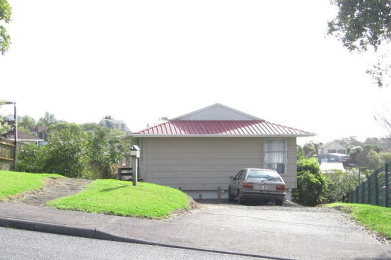 Photo of property in 8 Beauchamp Drive, Massey, Auckland, 0614
