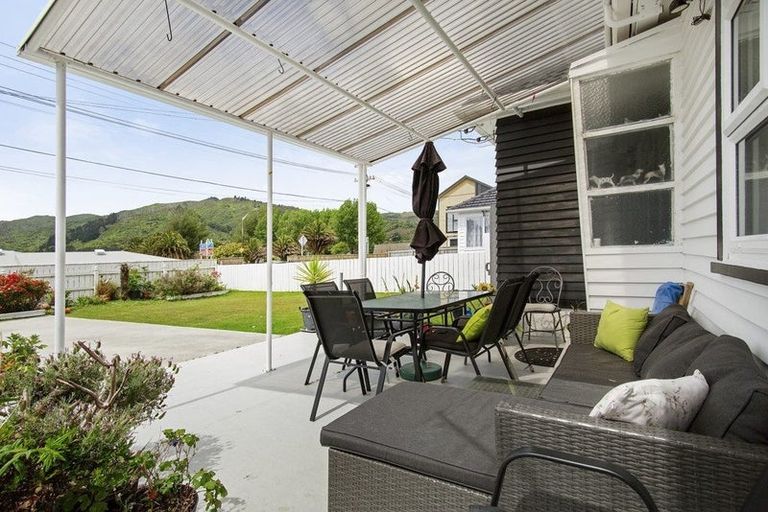 Photo of property in 11 Wainuiomata Road, Wainuiomata, Lower Hutt, 5014